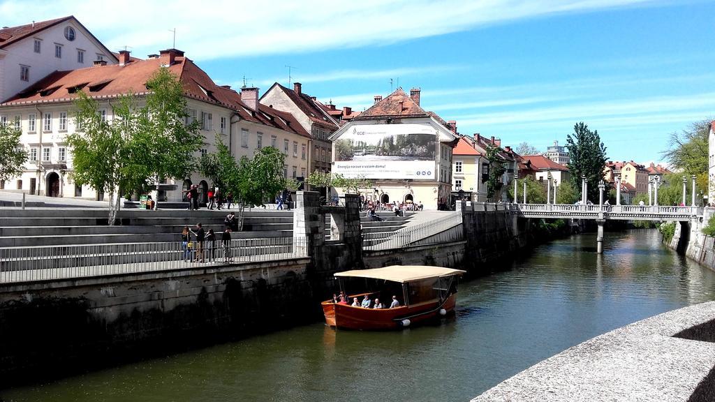 Viksi Hostel Ljubljana Exterior photo