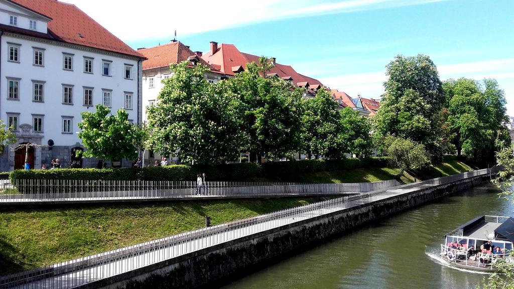 Viksi Hostel Ljubljana Exterior photo